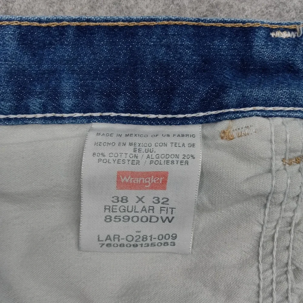 Wrangler Jeans Mens 38x32 Blue Regular Fit Denim 5 Pocket Straight Leg 85900DW‎